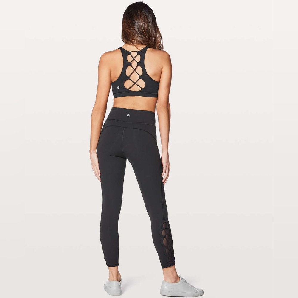 Lululemon Tied To It 7/8 Tight 25" size 6